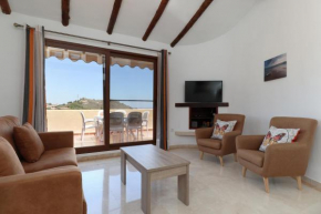 Las Palmeras 4 with rooftop solarium and fiber optic internet